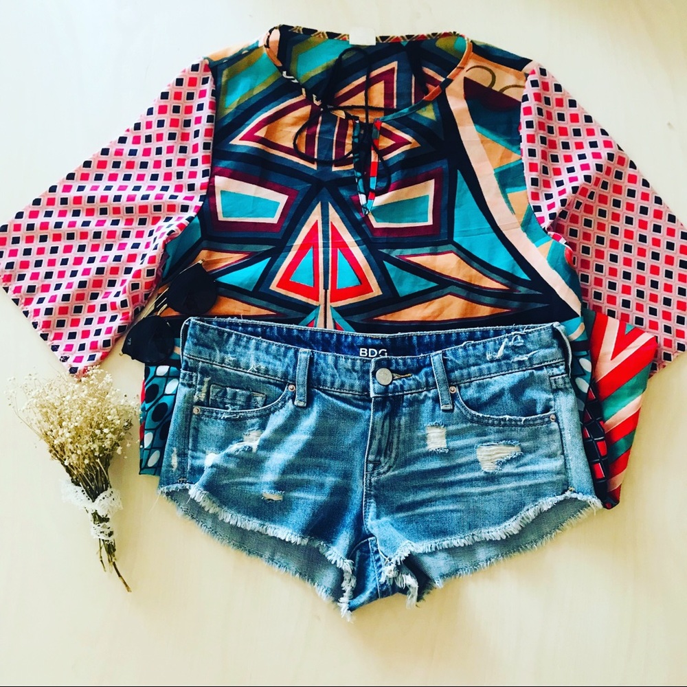 Hello humanas get a chic Bdg urban outfitters🔵